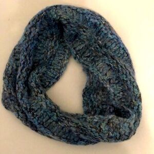 Blue Infinite winter knitted Scarf
